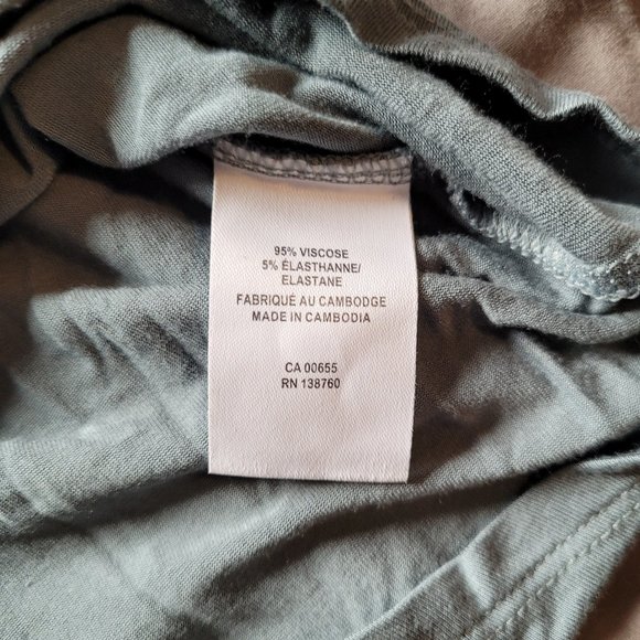 Small Reitmans R Essentials Short Sleeve Tee - Picture 4 of 7